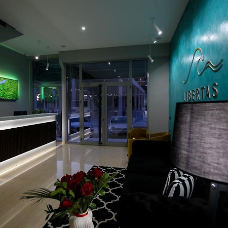 Hotel Libertas Vlorë エクステリア 写真