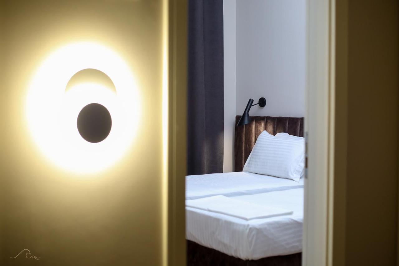 Hotel Libertas Vlorë エクステリア 写真