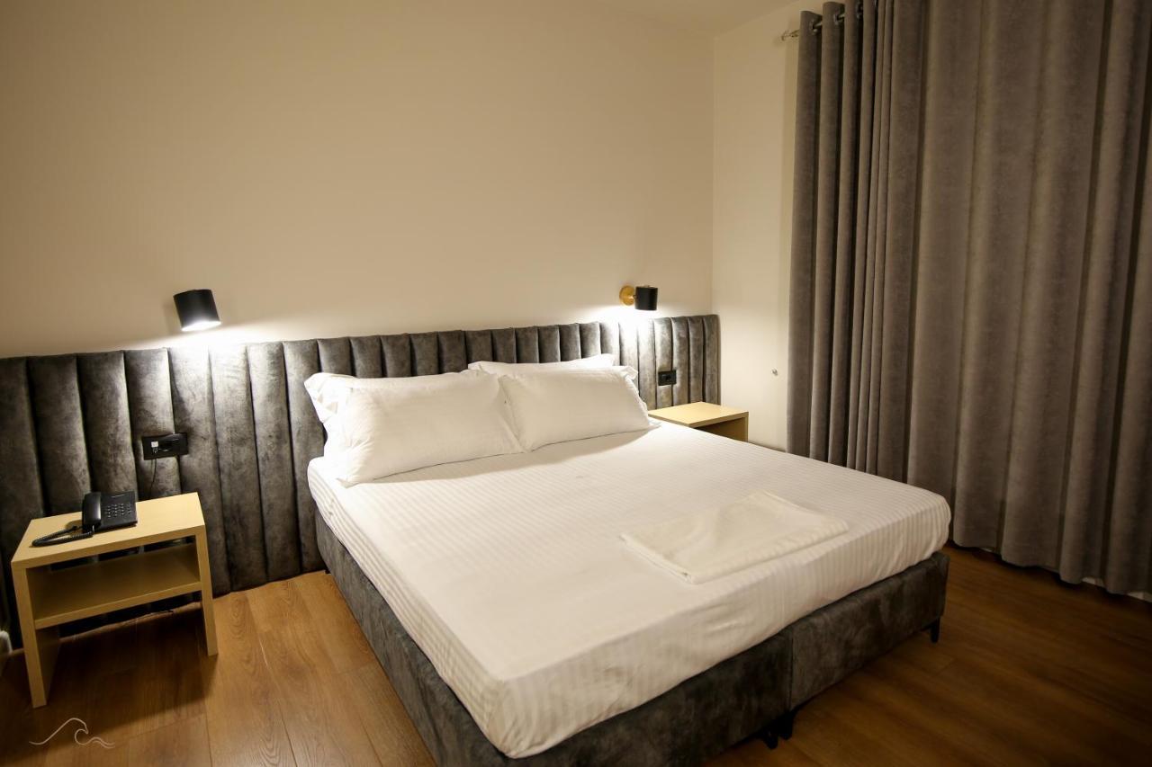 Hotel Libertas Vlorë エクステリア 写真