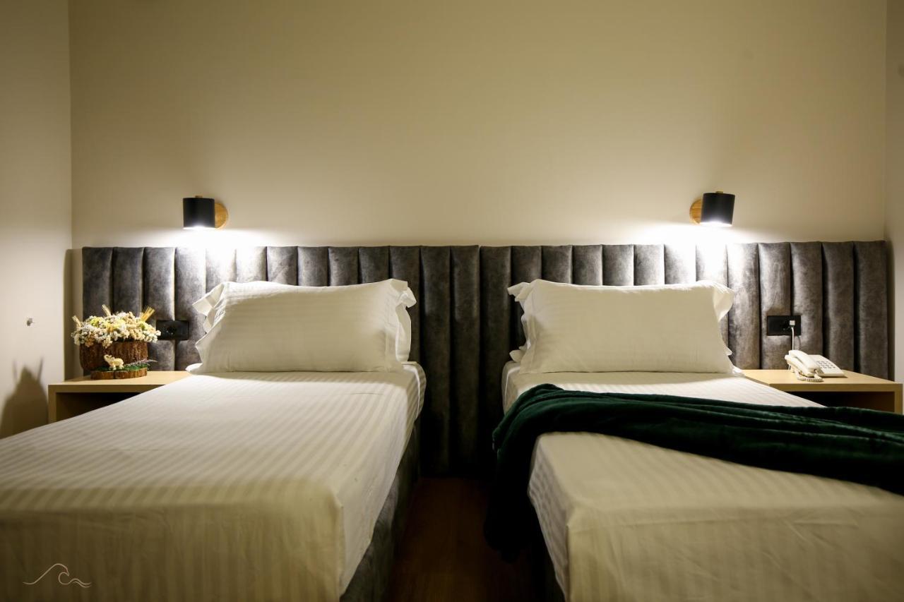 Hotel Libertas Vlorë エクステリア 写真