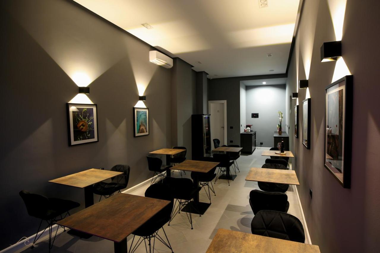 Hotel Libertas Vlorë エクステリア 写真
