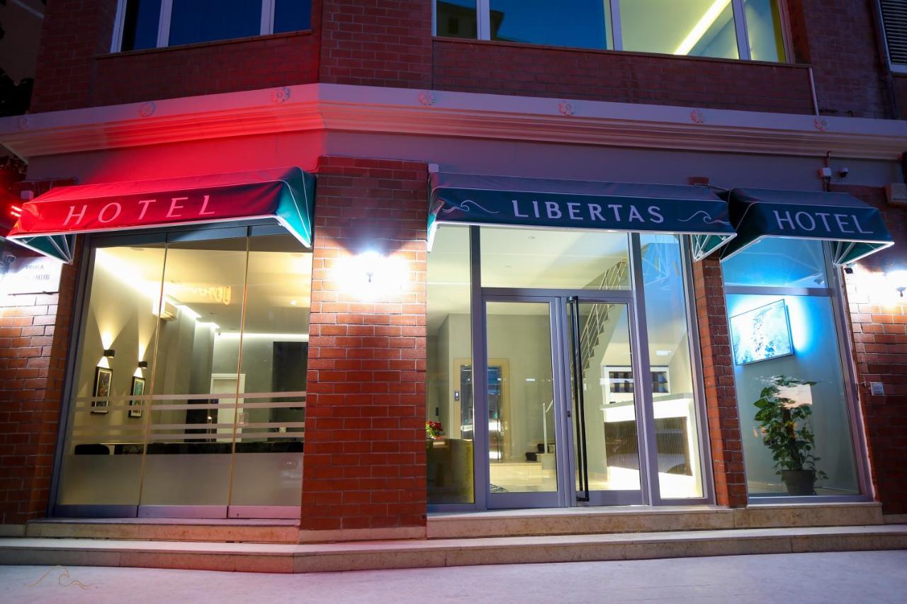 Hotel Libertas Vlorë エクステリア 写真
