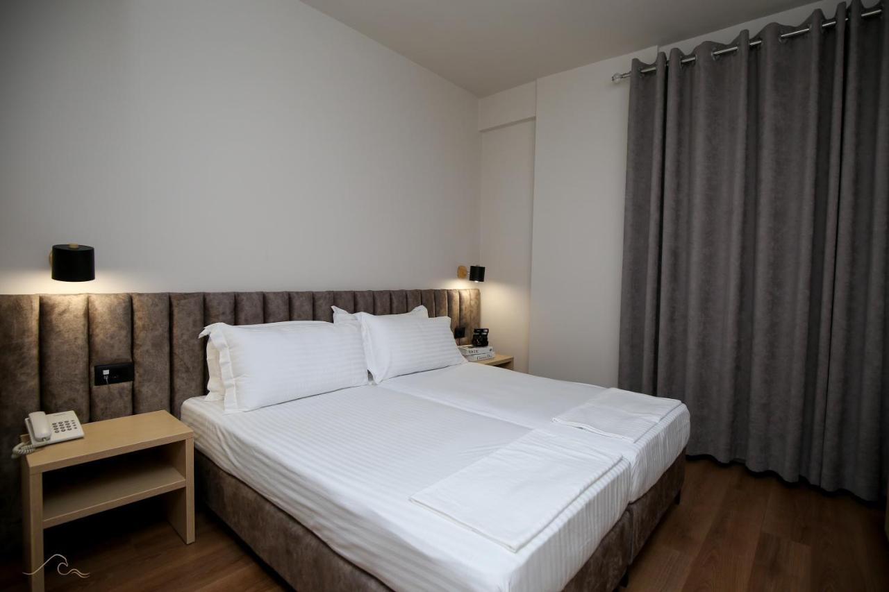 Hotel Libertas Vlorë エクステリア 写真