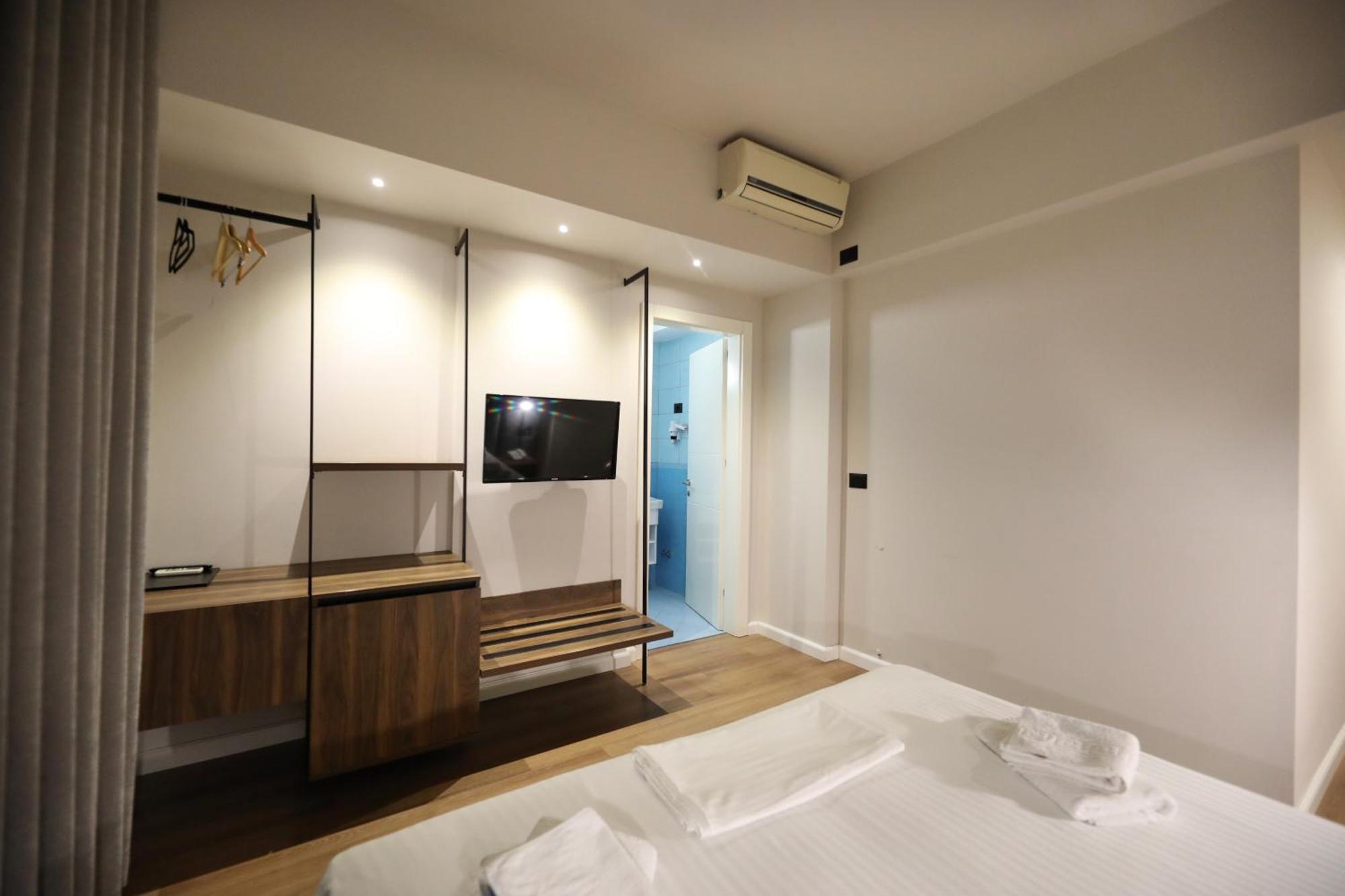Hotel Libertas Vlorë エクステリア 写真