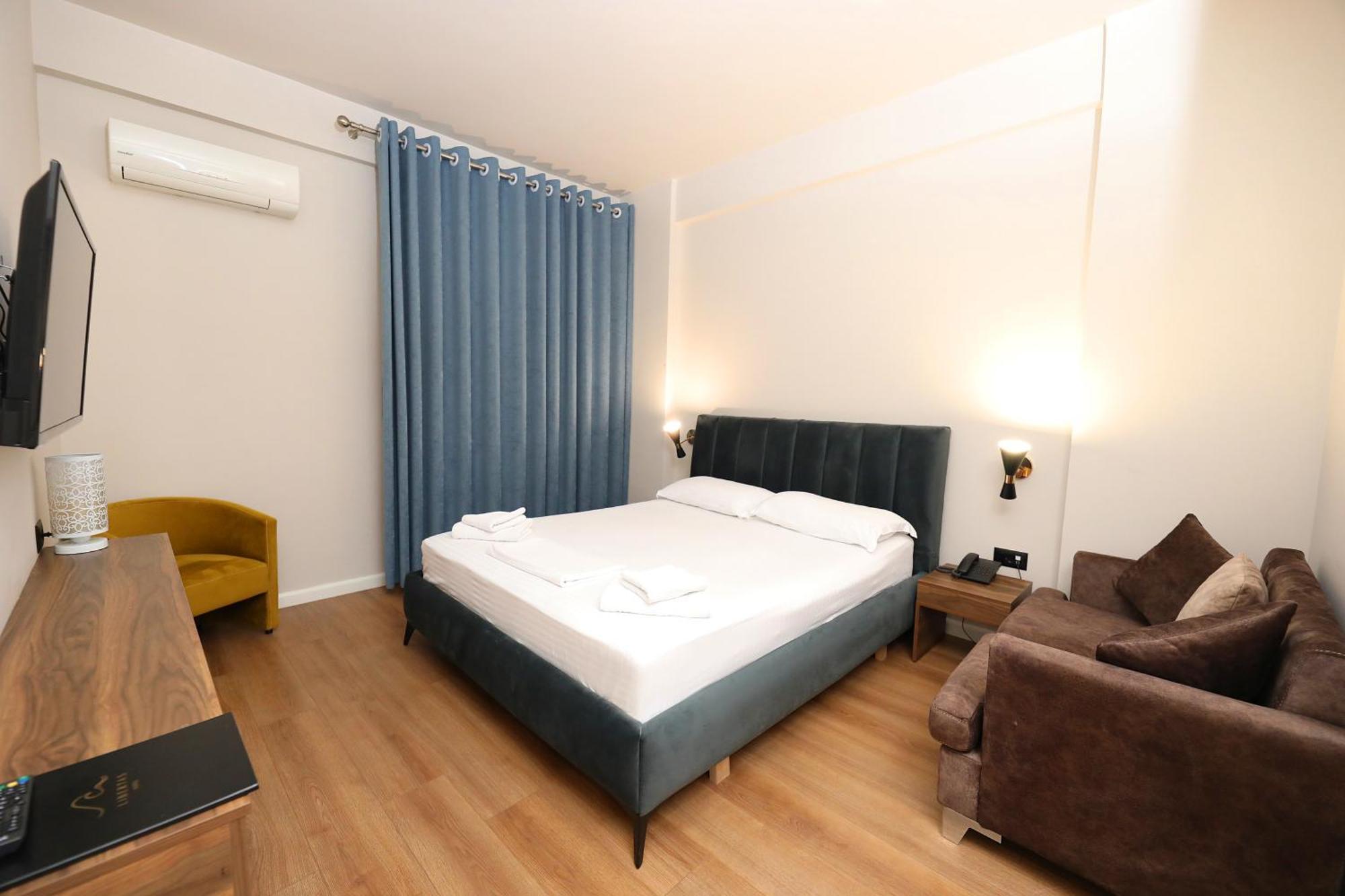 Hotel Libertas Vlorë エクステリア 写真
