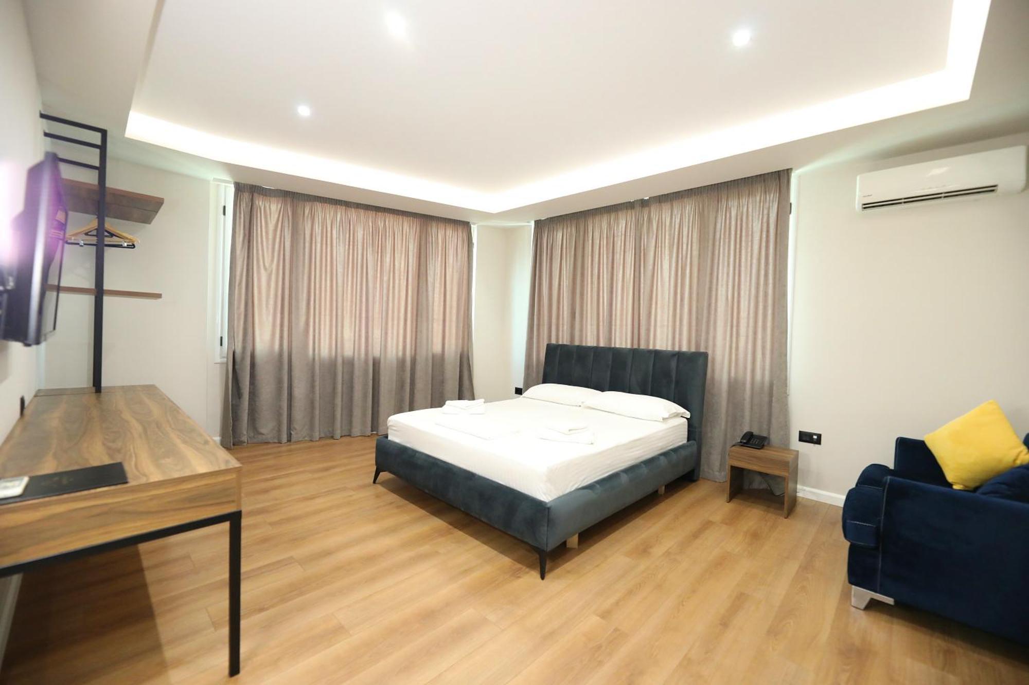Hotel Libertas Vlorë エクステリア 写真